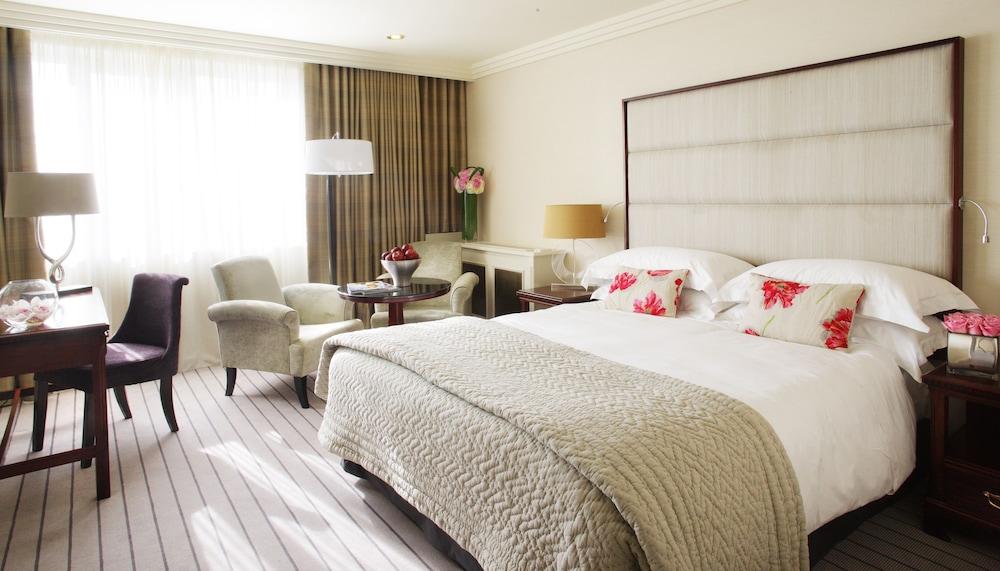 The Westbury Hotel Дублин Экстерьер фото A room at The Dorchester